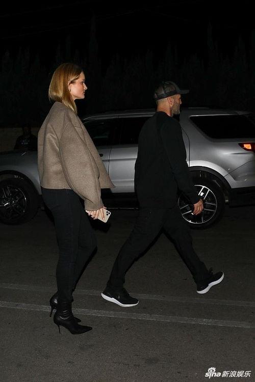 惠特莉老公,揭秘明星背后的温馨故事